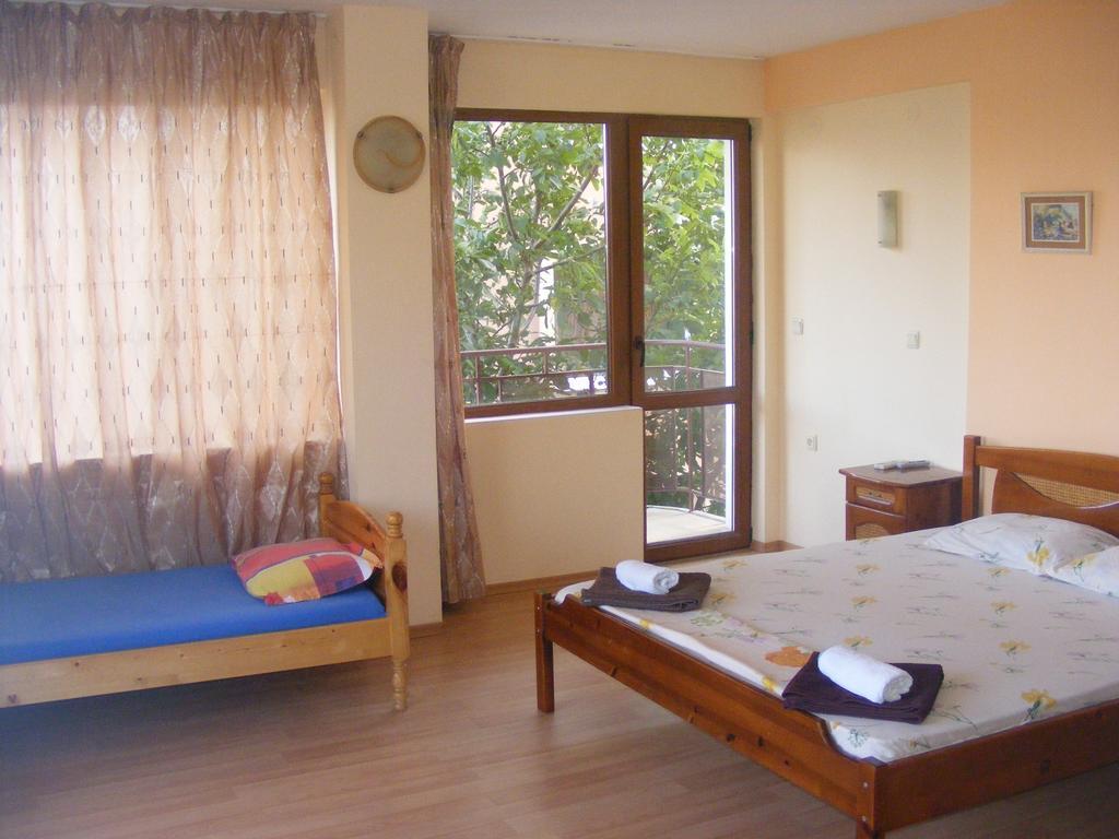 Guest House "Zora - Sarafovo" Burgas Exterior photo